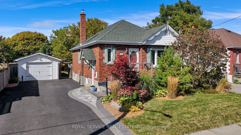 Photo of 240 George Street, Oshawa, ON L1H 2W5 (MLS # E12457987)