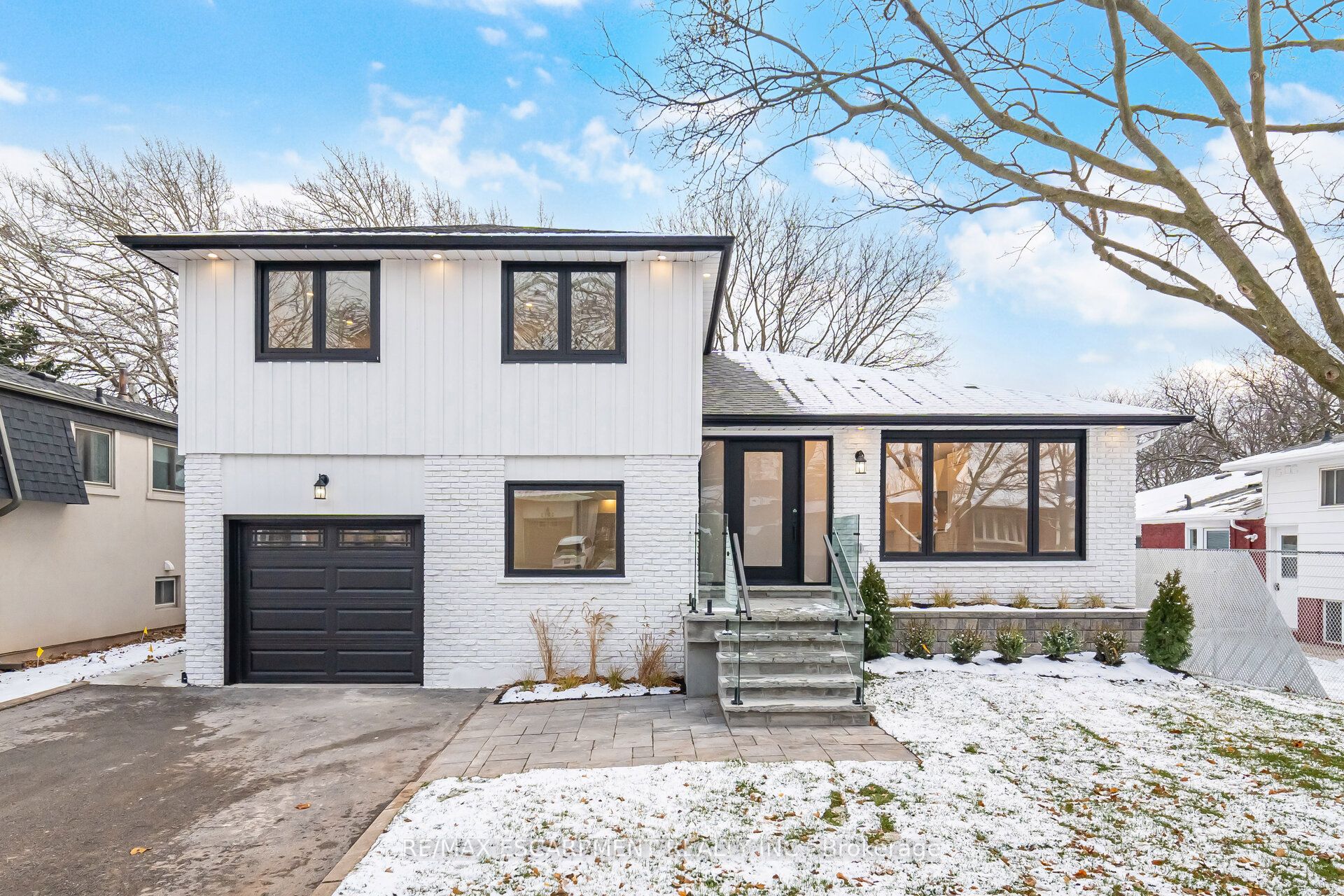 2276 Wyandotte Drive