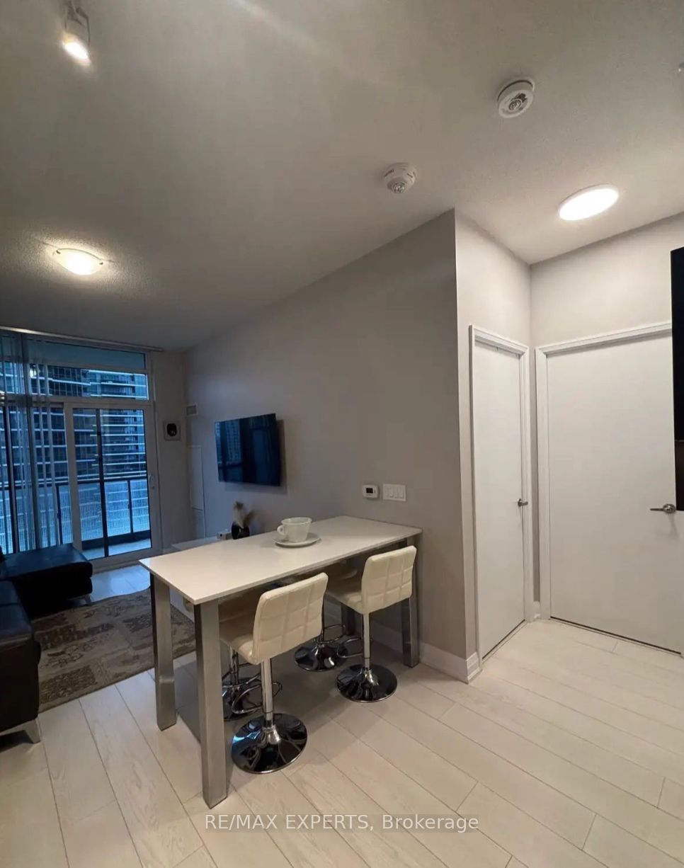 30 Gibbs Road 1504
