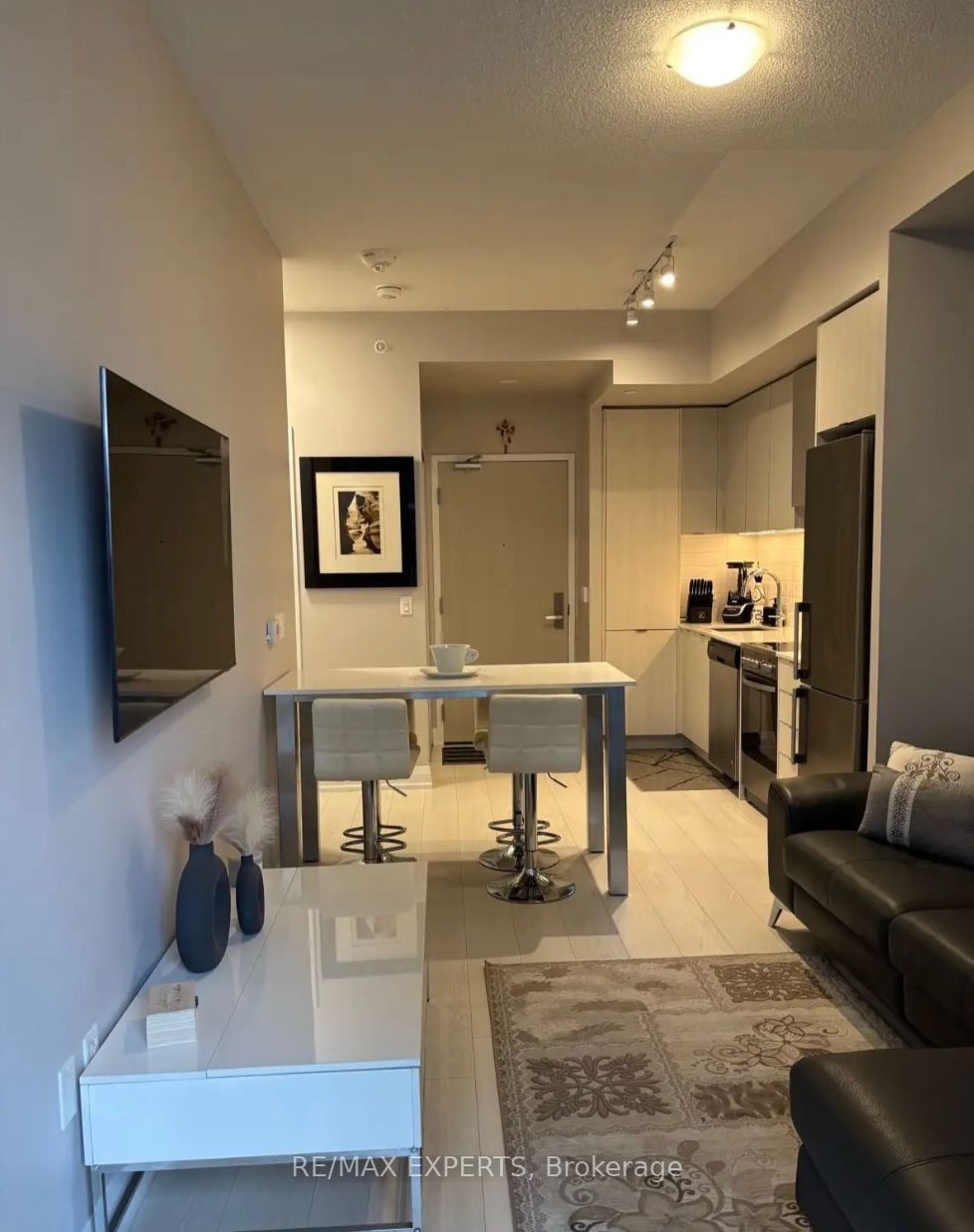 30 Gibbs Road 1504