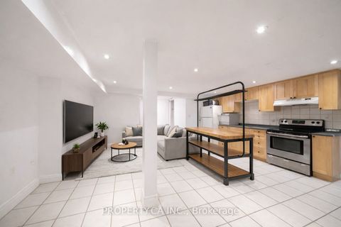 107 Runnymede Road 3 Toronto ON M6S 2Y4