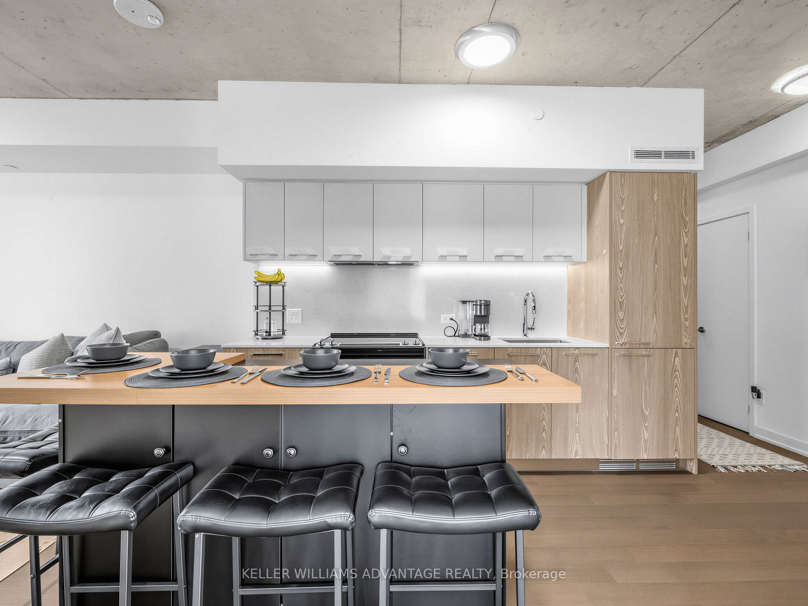 45 Baseball Place 1002