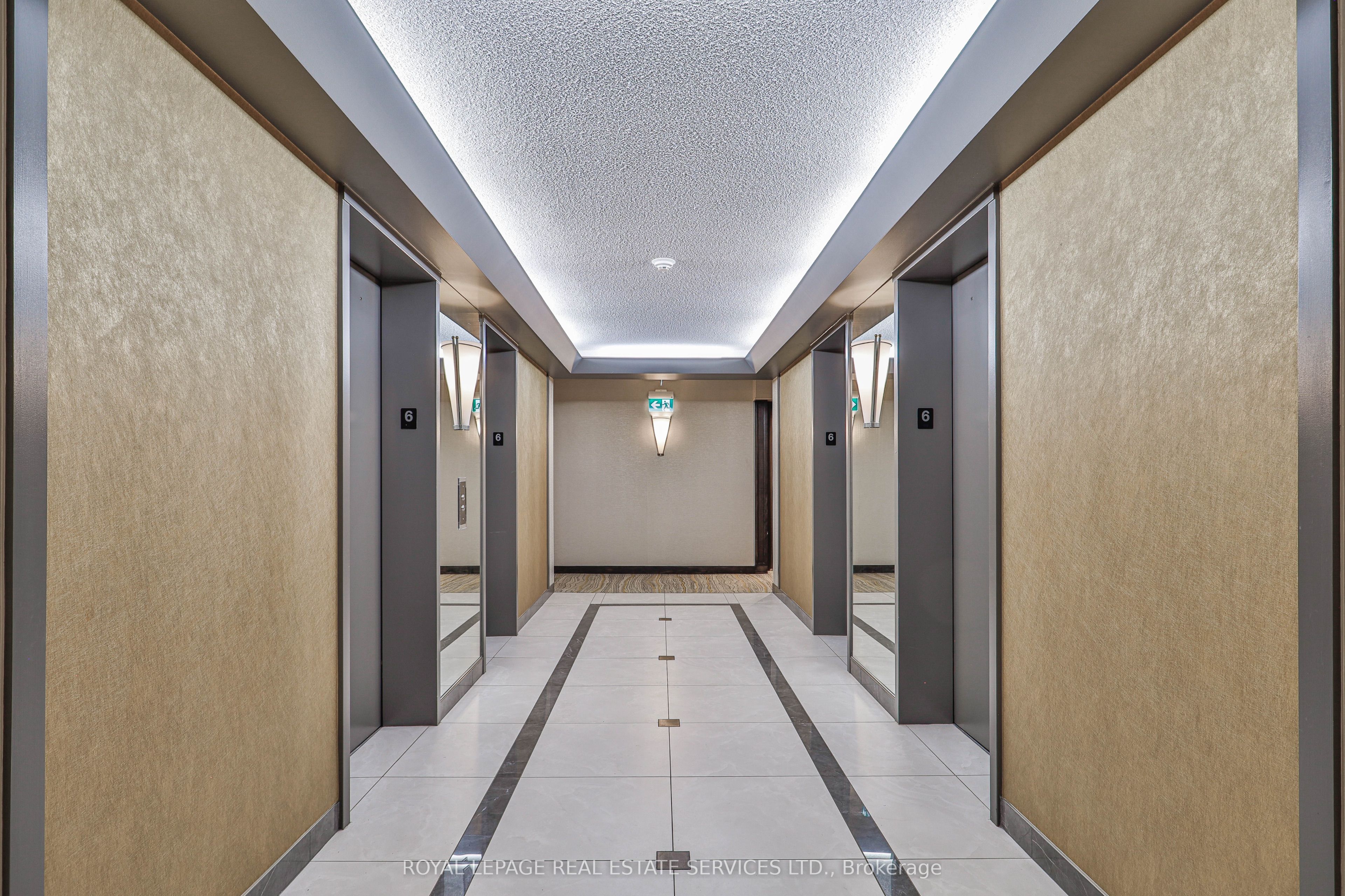 2269 Lake Shore Boulevard W 611