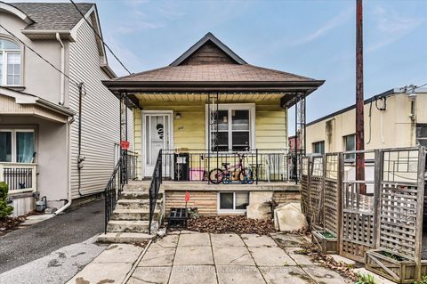 840 Sammon Avenue Toronto ON M4C 2E8