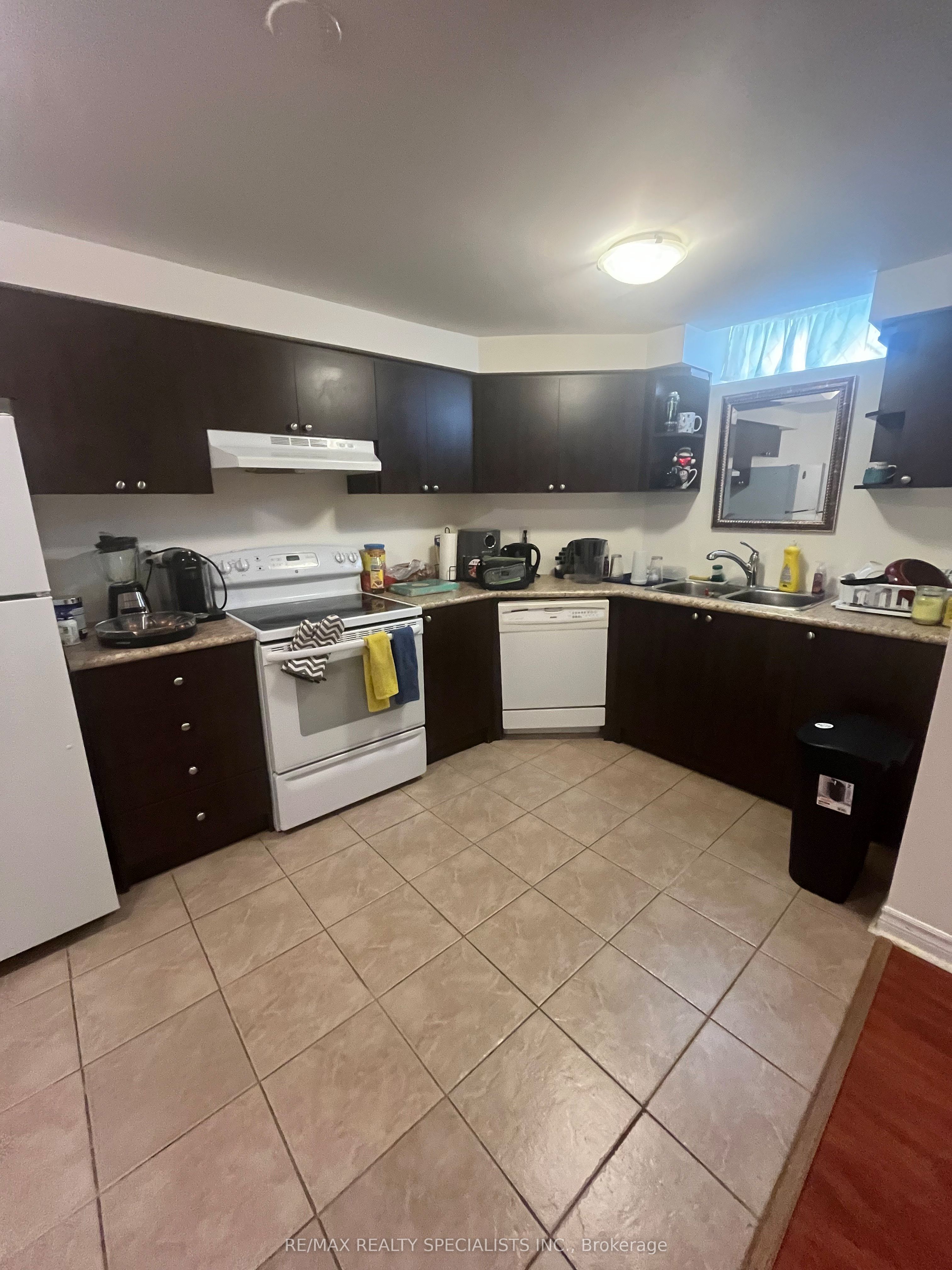 4594 Bismark Crescent