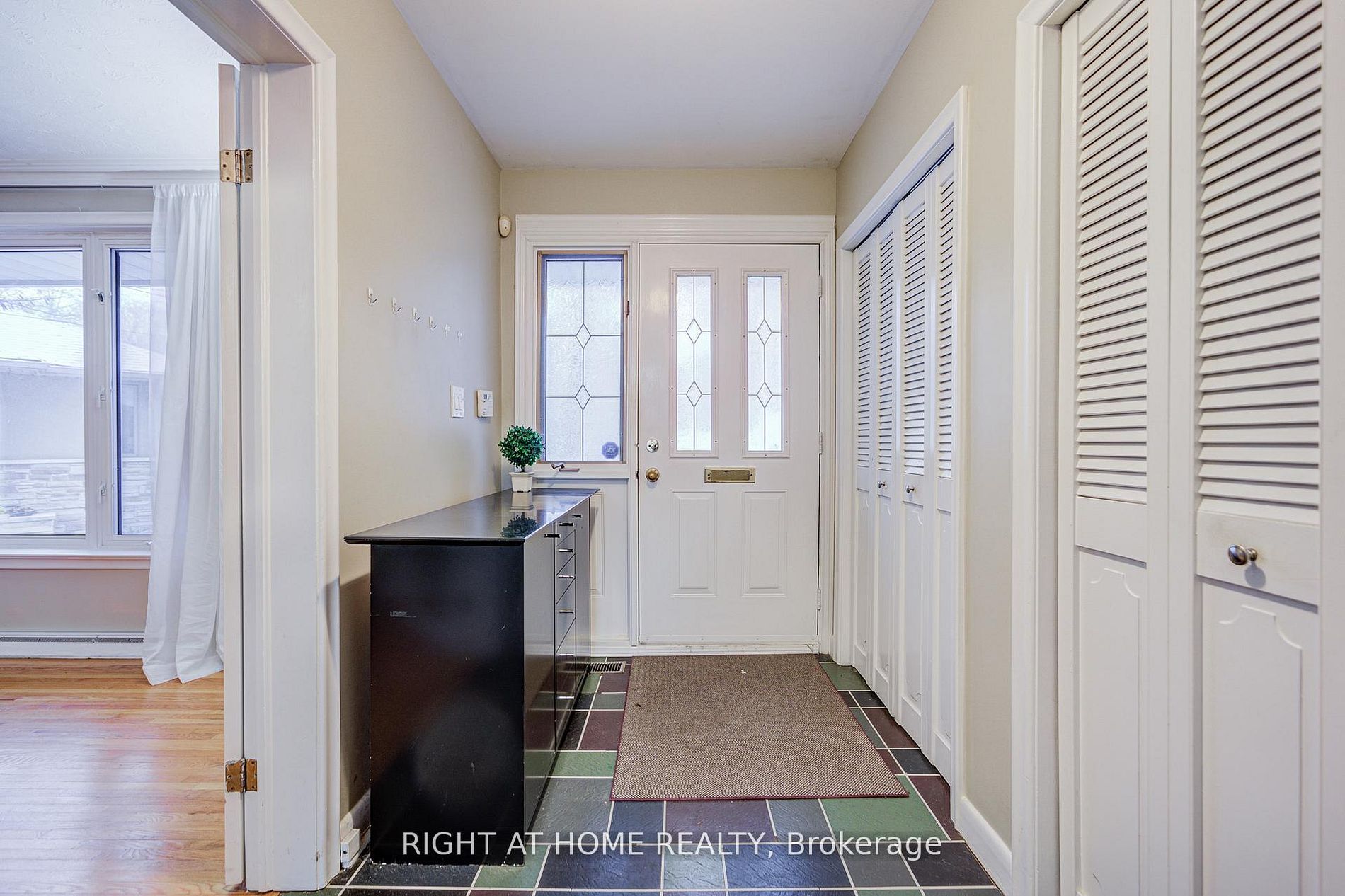 1445 Ryan Place