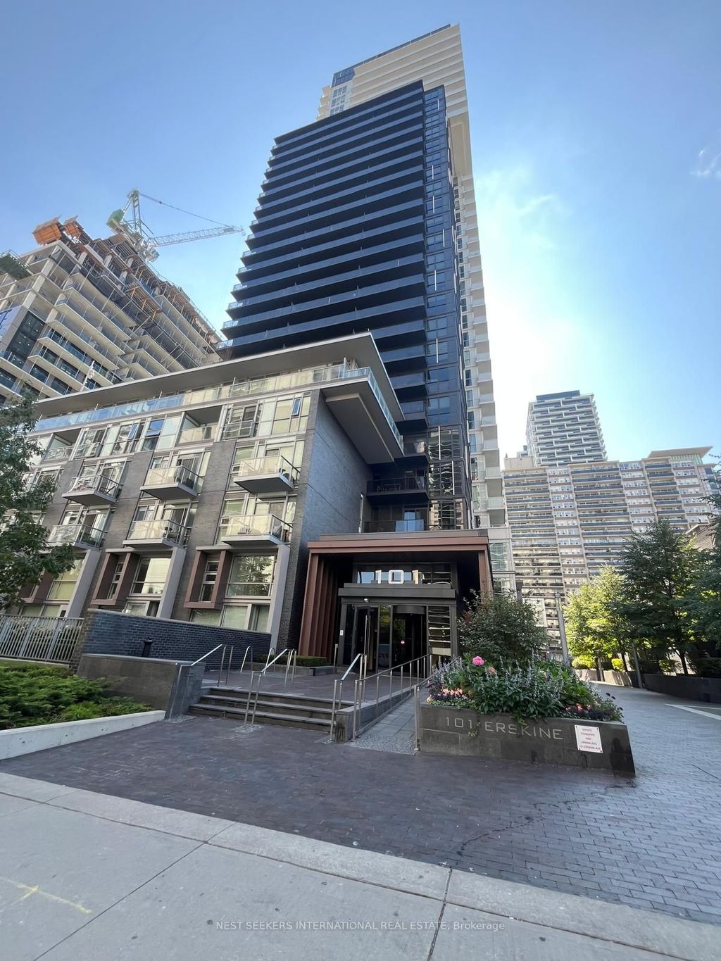 Photo of 101 Erskine Avenue #1606, Toronto, ON M4P 1Y5 (MLS # C12653098)