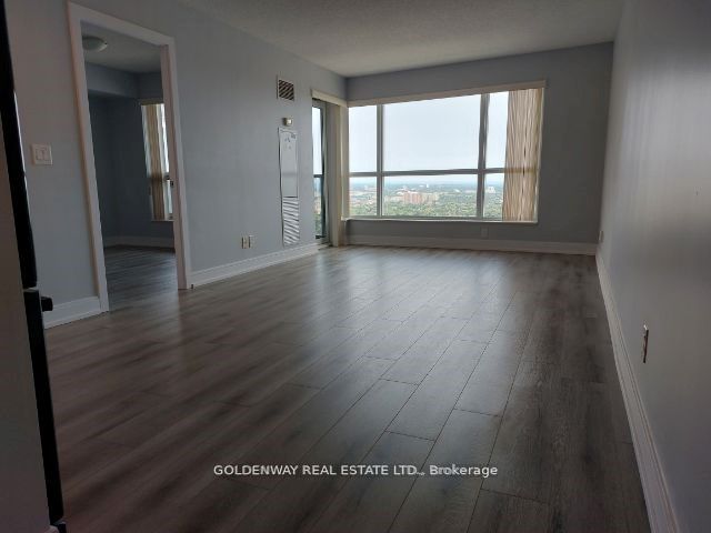 125 Village Green Square S 3801