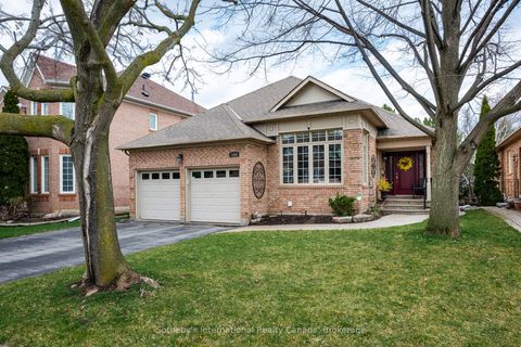 1406 Summerhill Crescent Oakville ON L6H 6E4