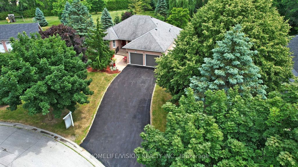 Photo of 13 Karissa Lane, East Gwillimbury, ON L9N 1R6 (MLS # N12722898)