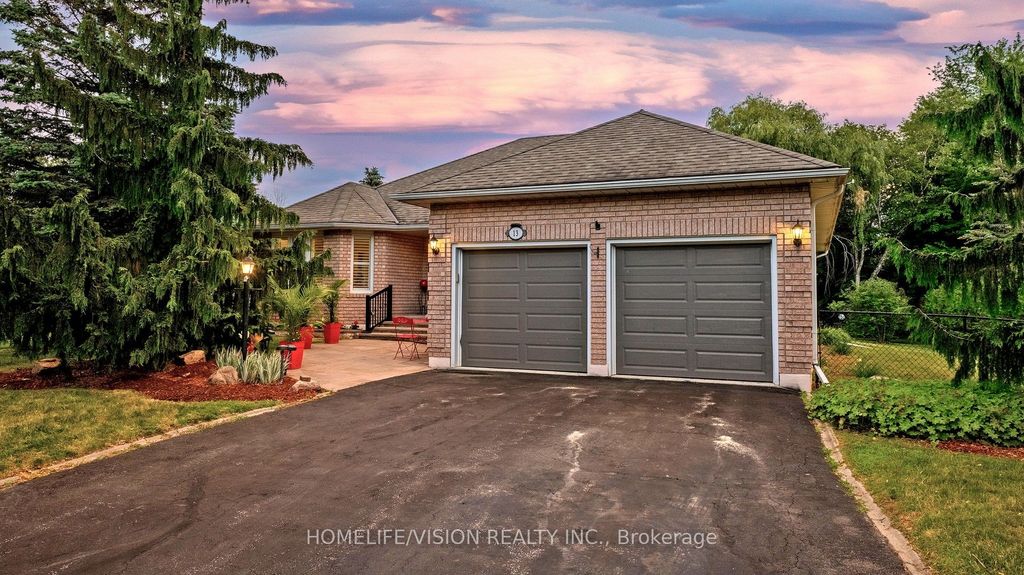 Photo of 13 Karissa Lane, East Gwillimbury, ON L9N 1R6 (MLS # N12722898)