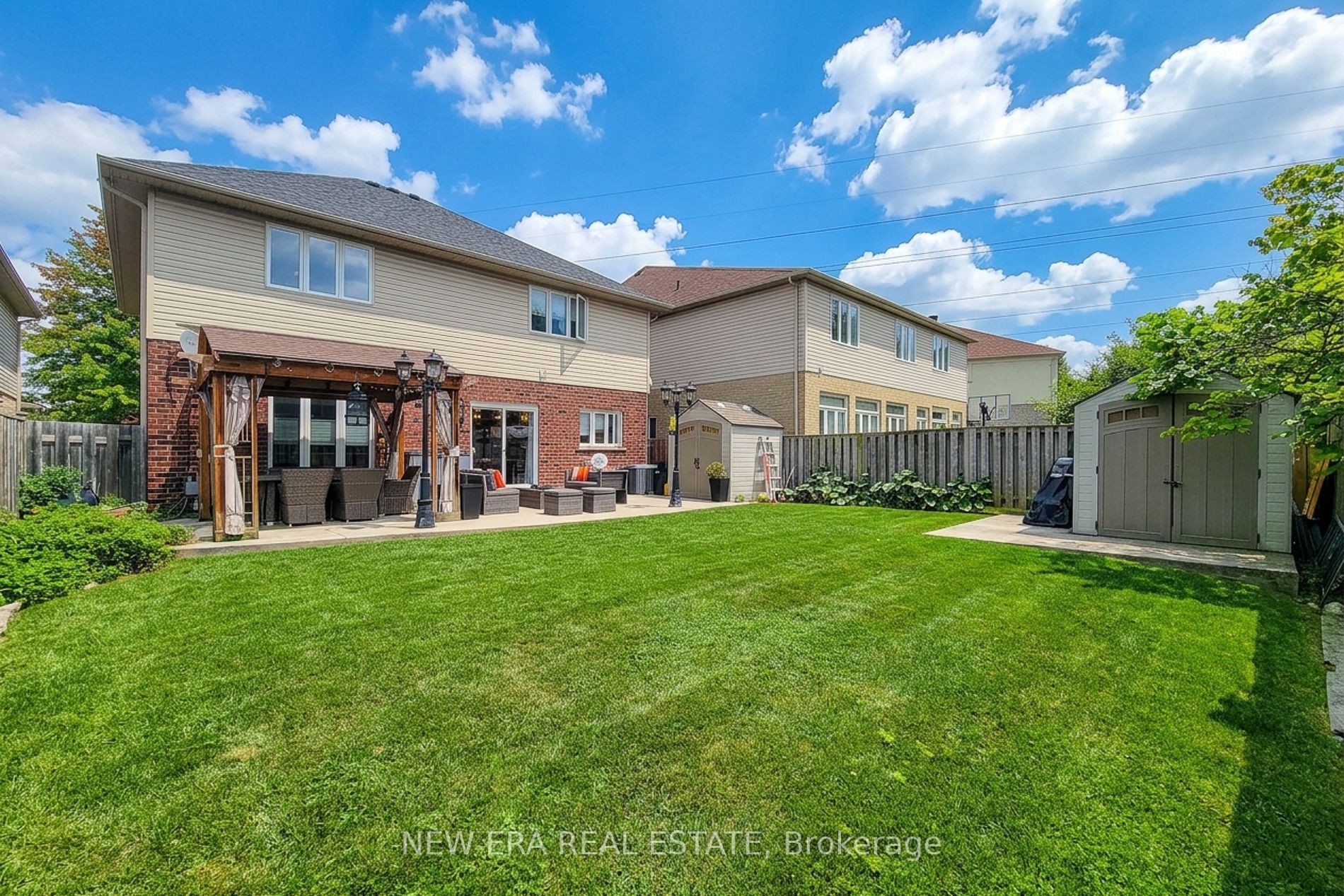 214 Cloverleaf Drive