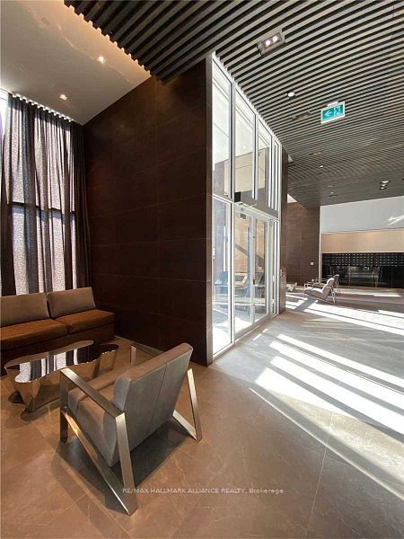 2485 Taunton Road 825