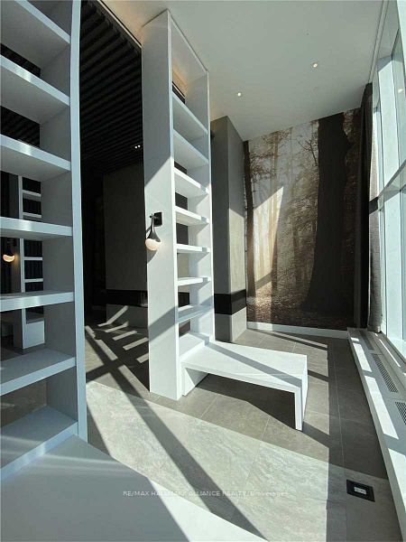 2485 Taunton Road 825