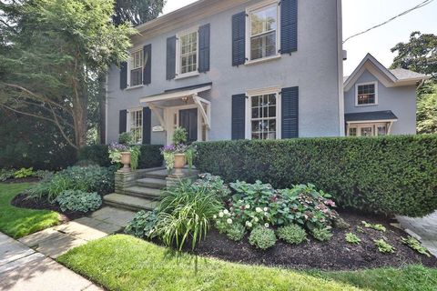 68 Thomas Street Oakville ON L6J 3A4