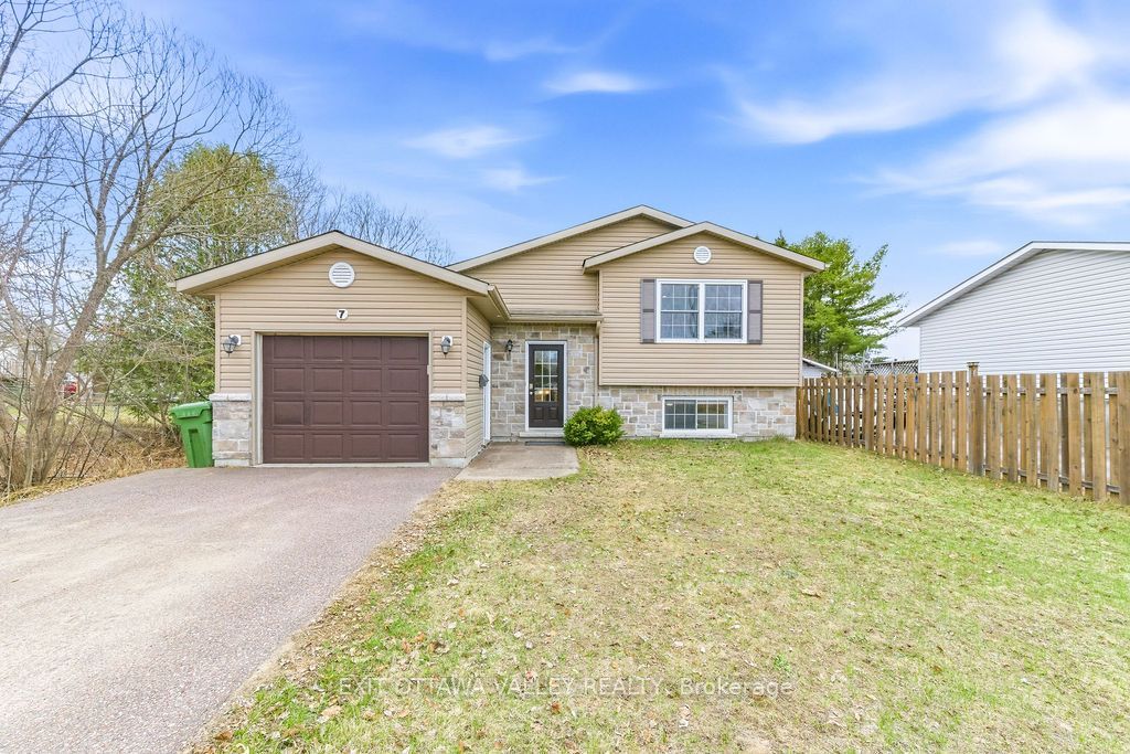 Photo of 7 Florence Street, Petawawa, ON K8H 1T7 (MLS # X13042068)