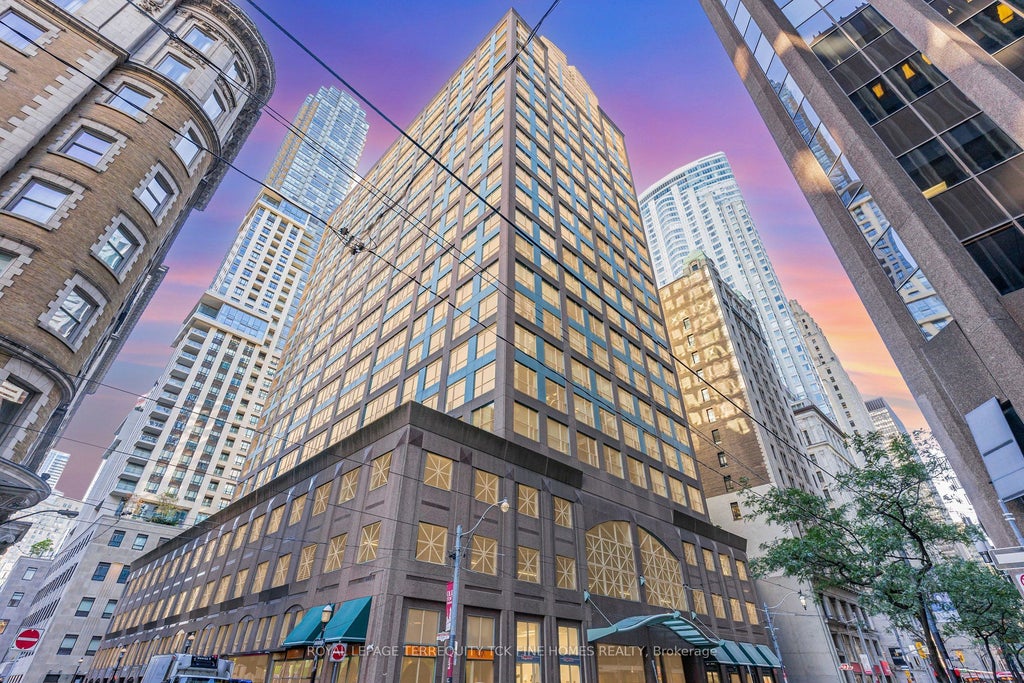 Photo of 7 King Street E #2105, Toronto, ON M5C 3C5 (MLS # C13446650)