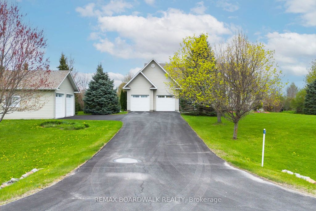 Photo of 127 Macpherson Way, Drummond/North Elmsley, ON K7H 3C9 (MLS # X13141138)