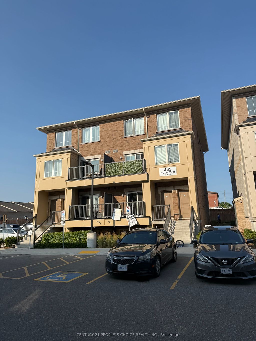 Photo of 465 Beresford Path #4, Oshawa, ON L1H 0B2 (MLS # E12956870)