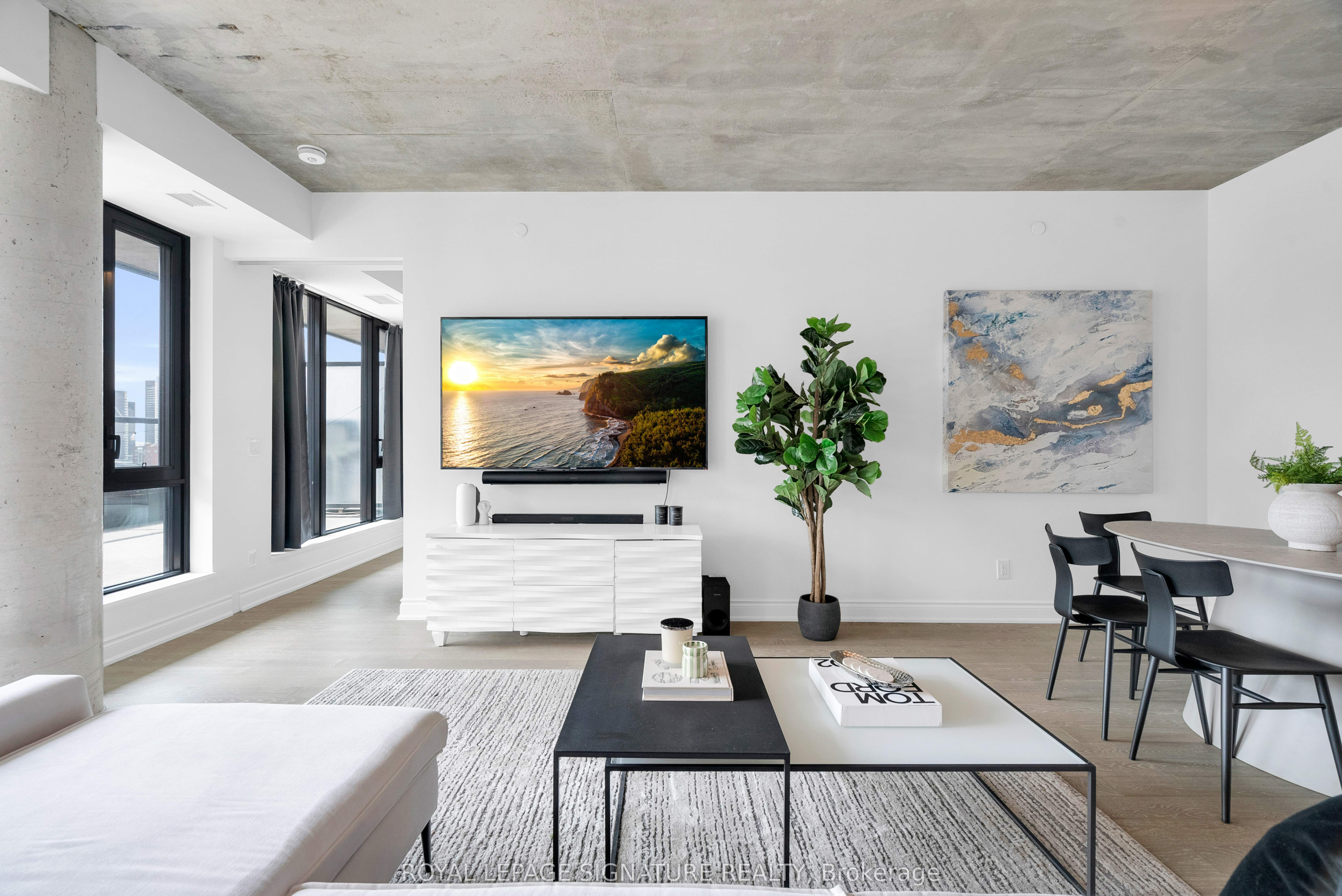 608 Richmond Street W 1105