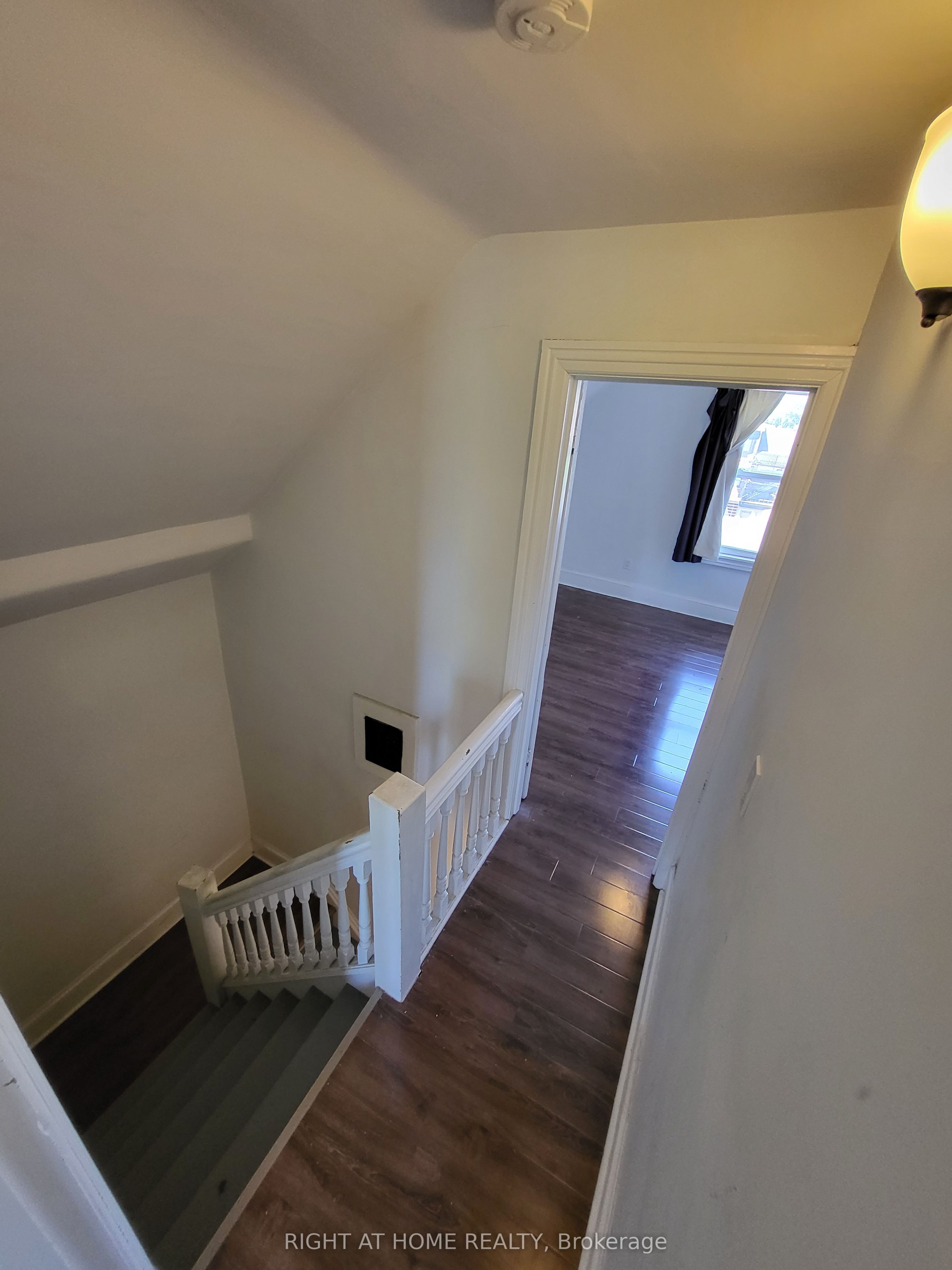 194 Beatrice Street 2