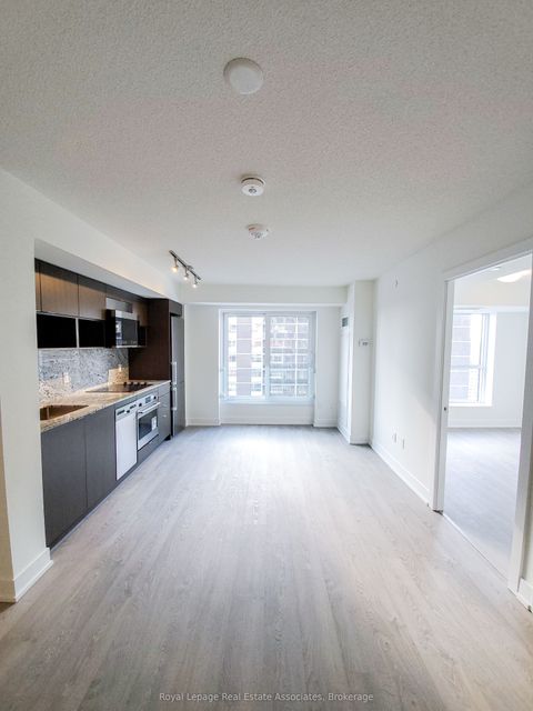 9 Mabelle Avenue 2426 Toronto ON M9A 0E1
