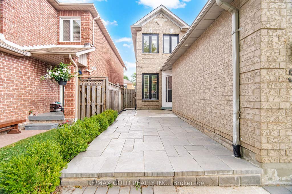 Photo of 53 Cedarwood Crescent, Brampton, ON L6X 4J9 (MLS # W13652296)