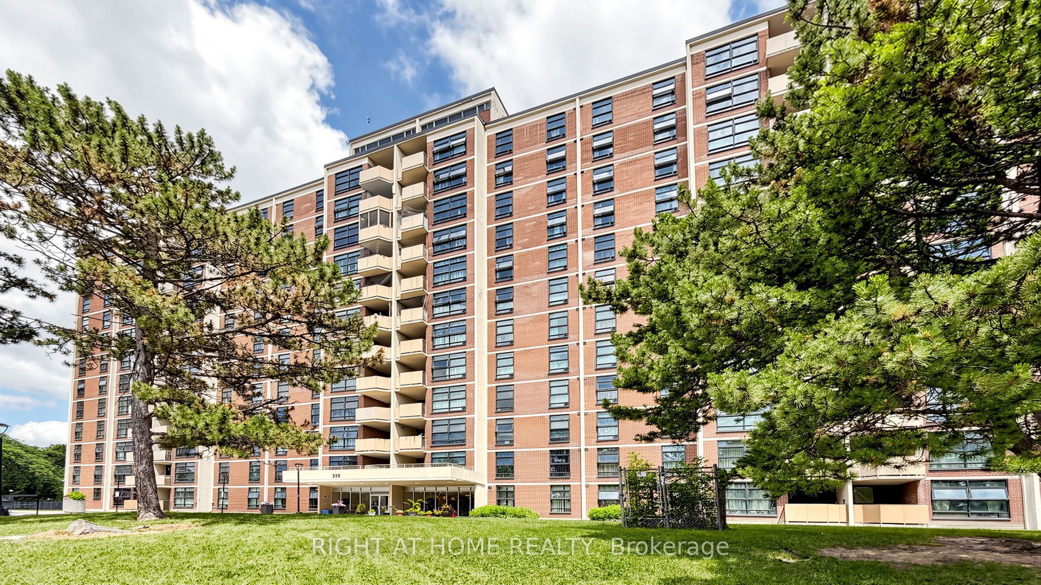 Photo 1 of 31 — 335 Driftwood Avenue 1201, Toronto, ON M3N 2P3