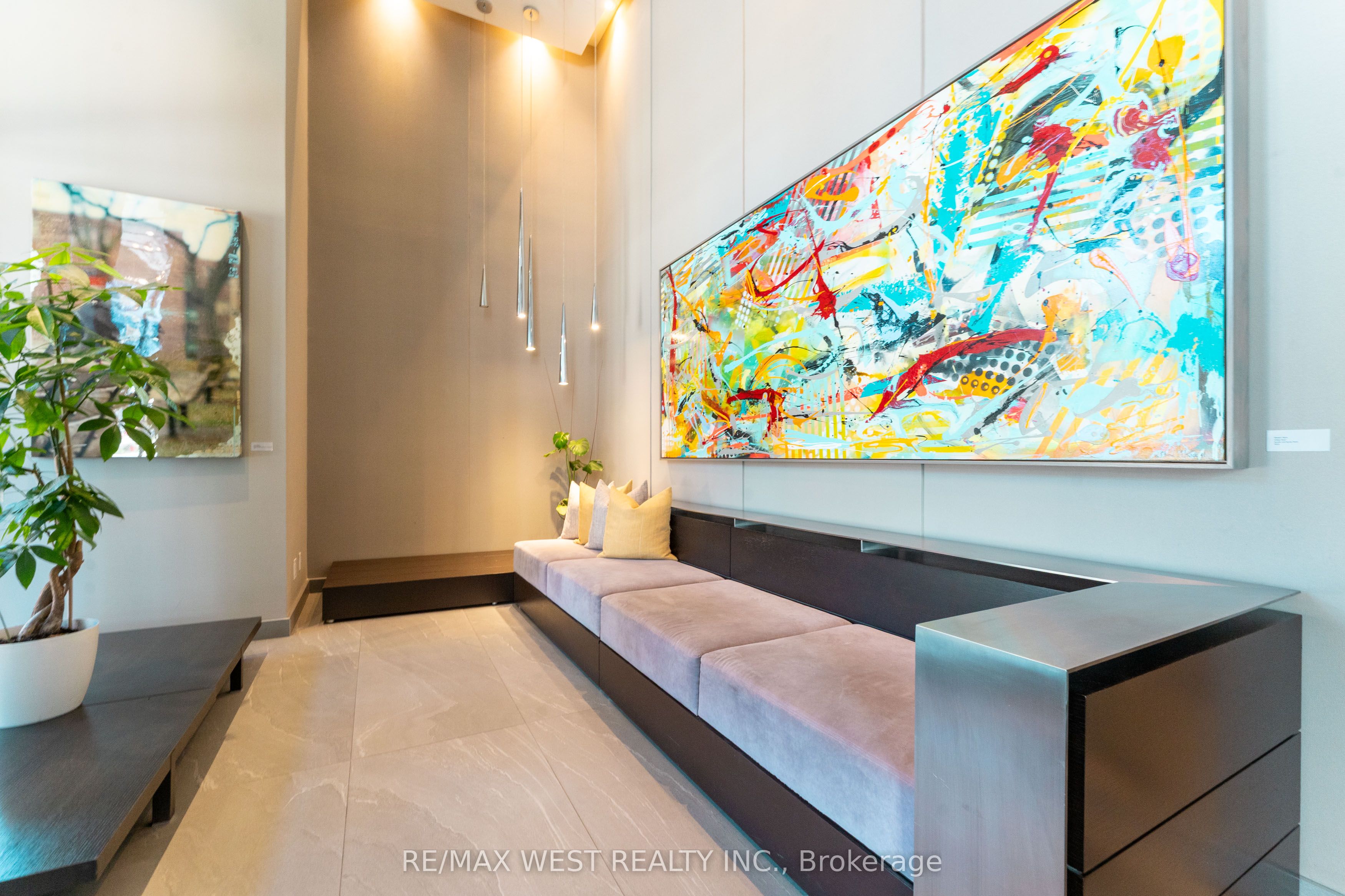 170 Sumach Street 507