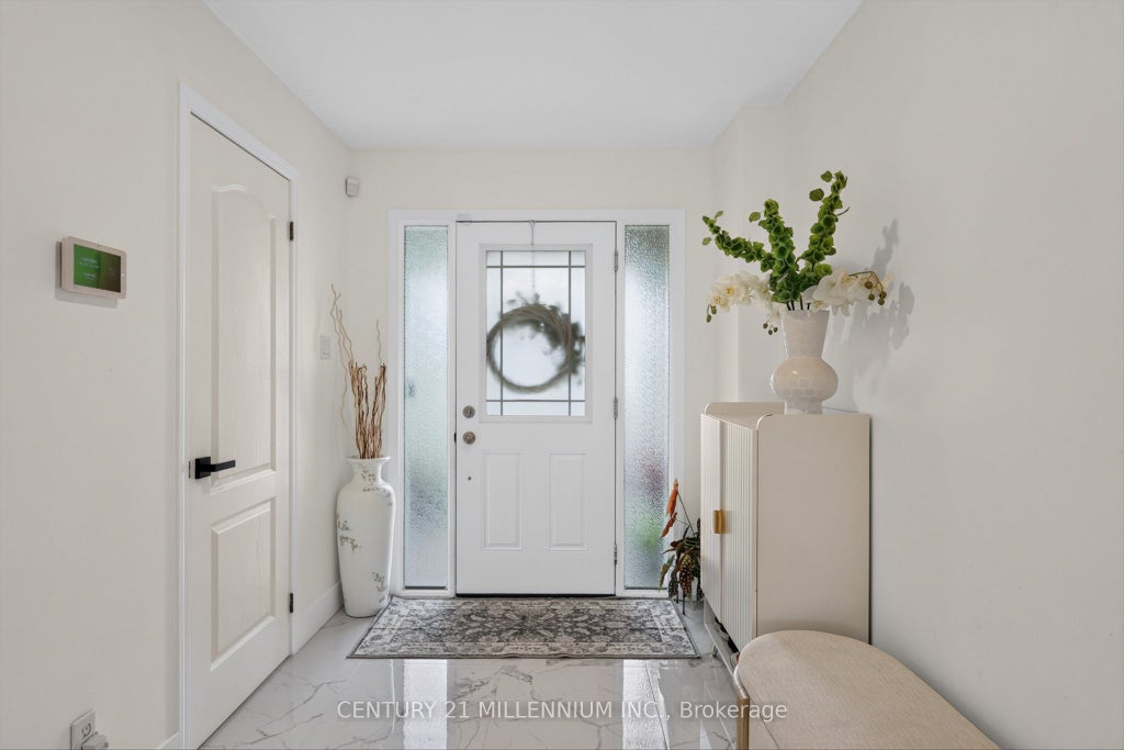 Photo of 225 Lorne Court, Selwyn, ON K9L 1L1 (MLS # X13605966)