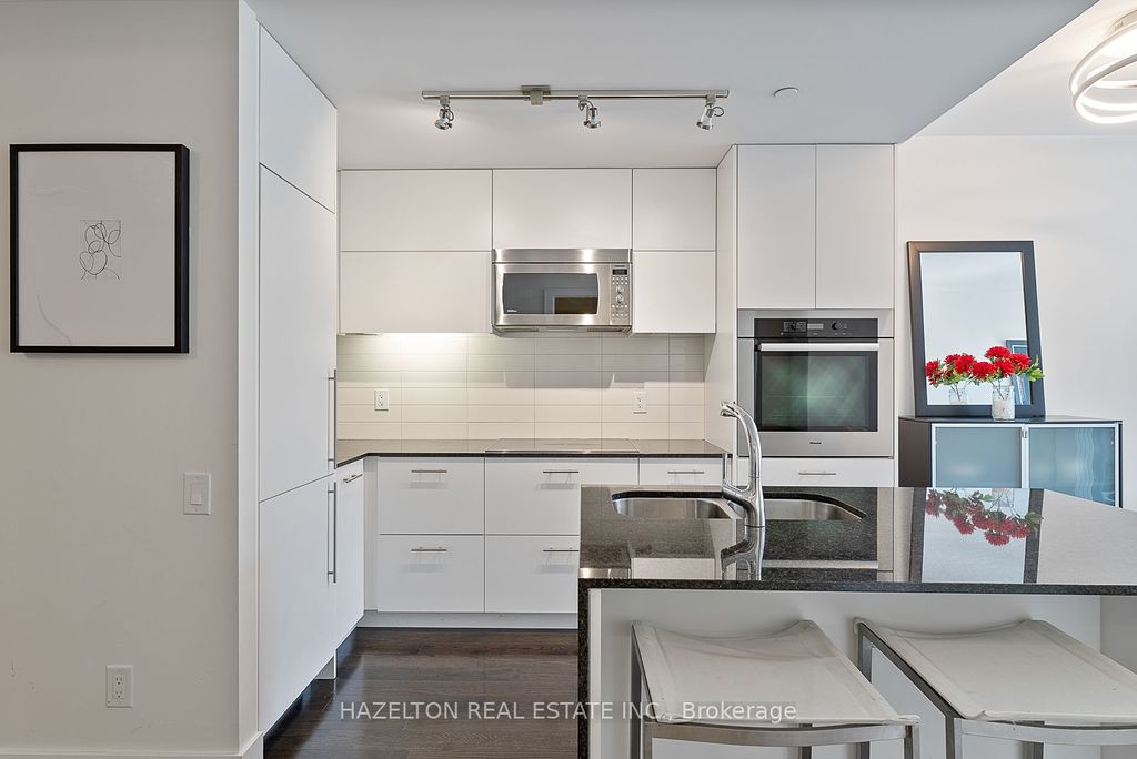 Photo of 170 Avenue Road #211, Toronto, ON M5R 0A4 (MLS # C12419237)