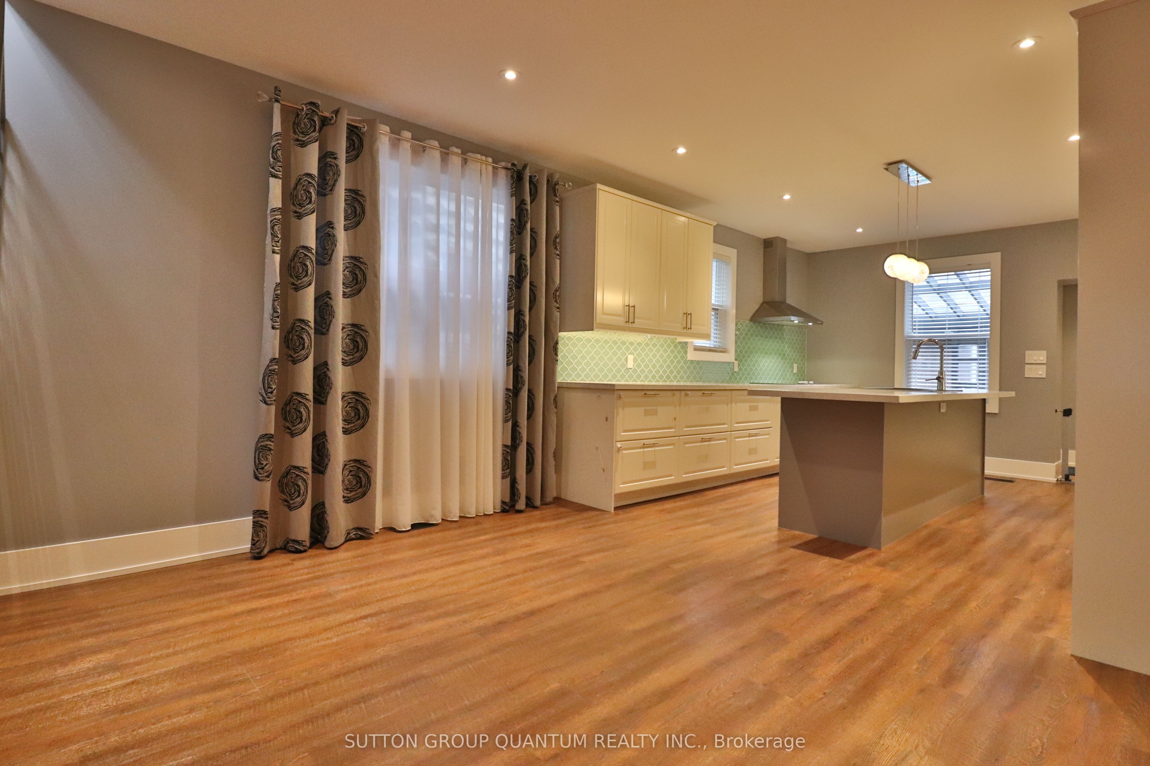 803 Lansdowne Avenue Main