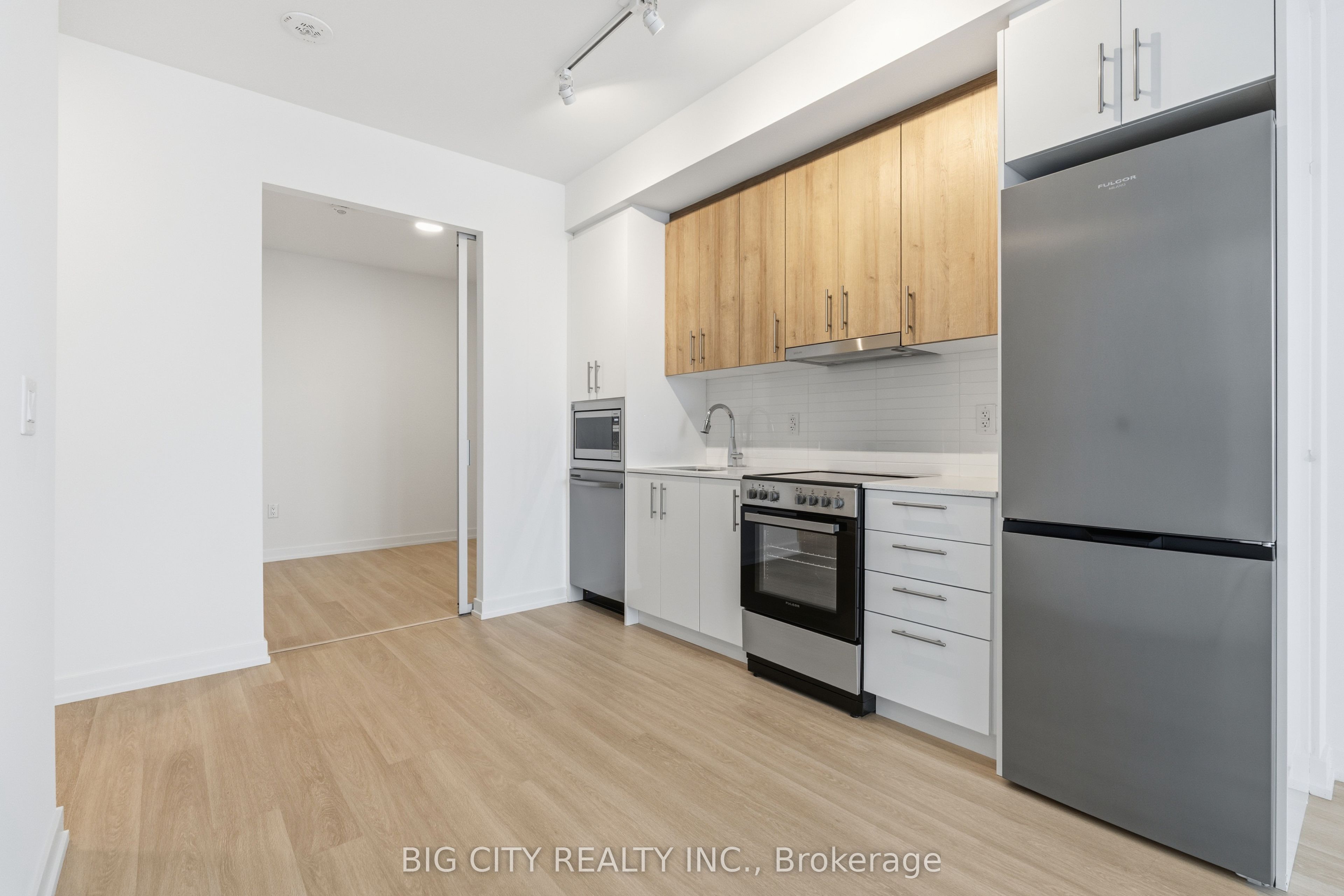 9751 Markham Road 532