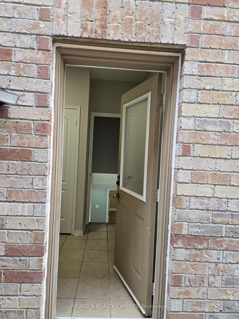 53 Freshspring Drive Lower level Brampton ON L6R 3H8