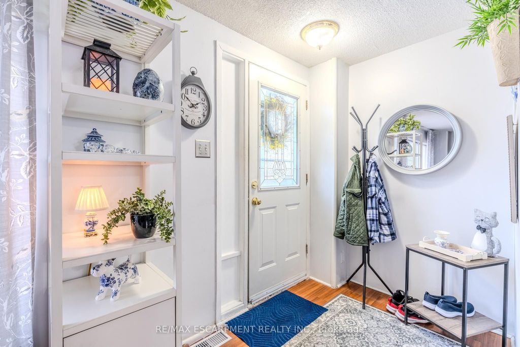 Photo of 523 Parkview Crescent #9, Cambridge, ON N3H 4Z9 (MLS # X12776512)