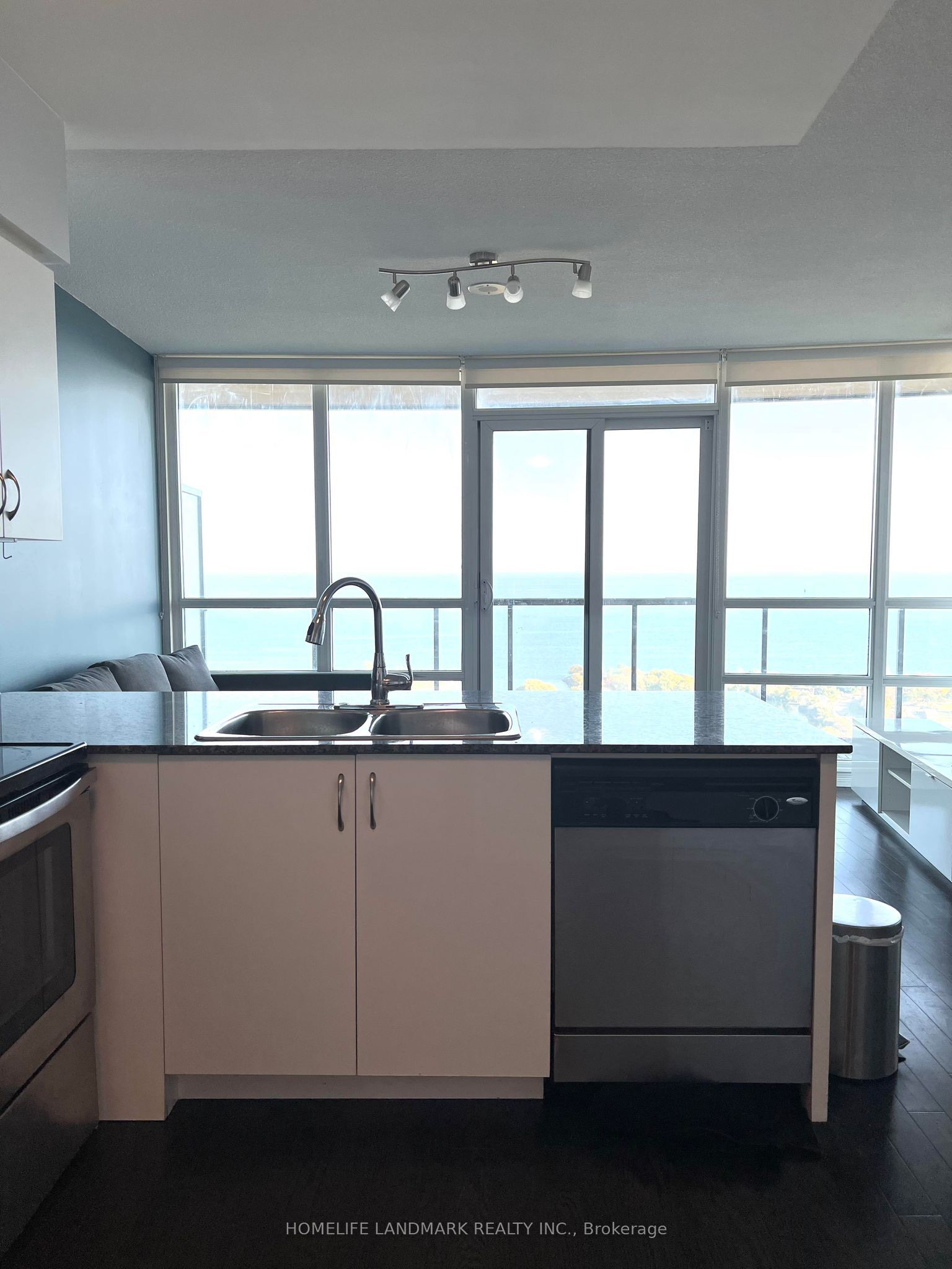 2230 Lakeshore Boulevard W 2908