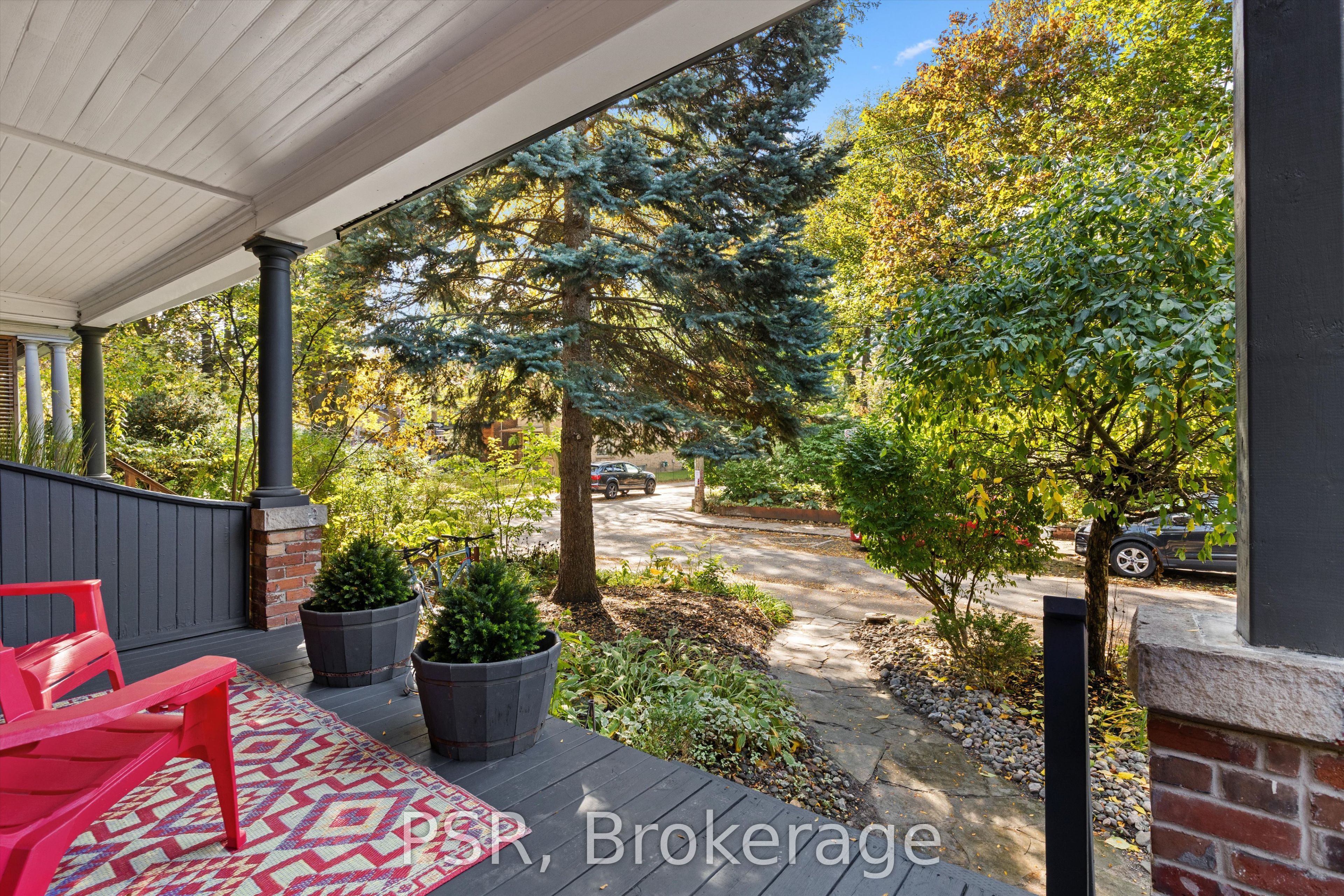 109 Macdonell Avenue