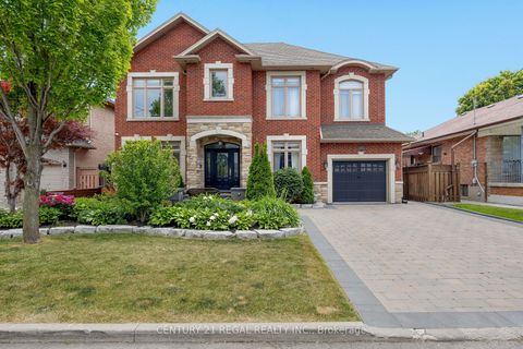 127 Sultana Avenue Toronto ON M6A 1T6