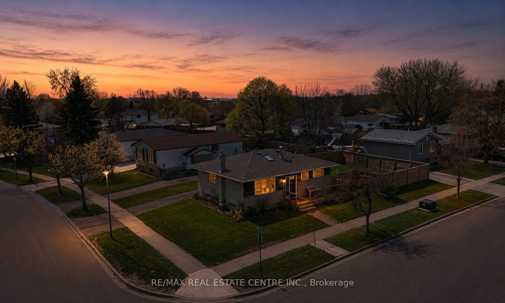 Photo 1 of 24 — 56 Ashbury Avenue E, London South, ON N6E 1T1