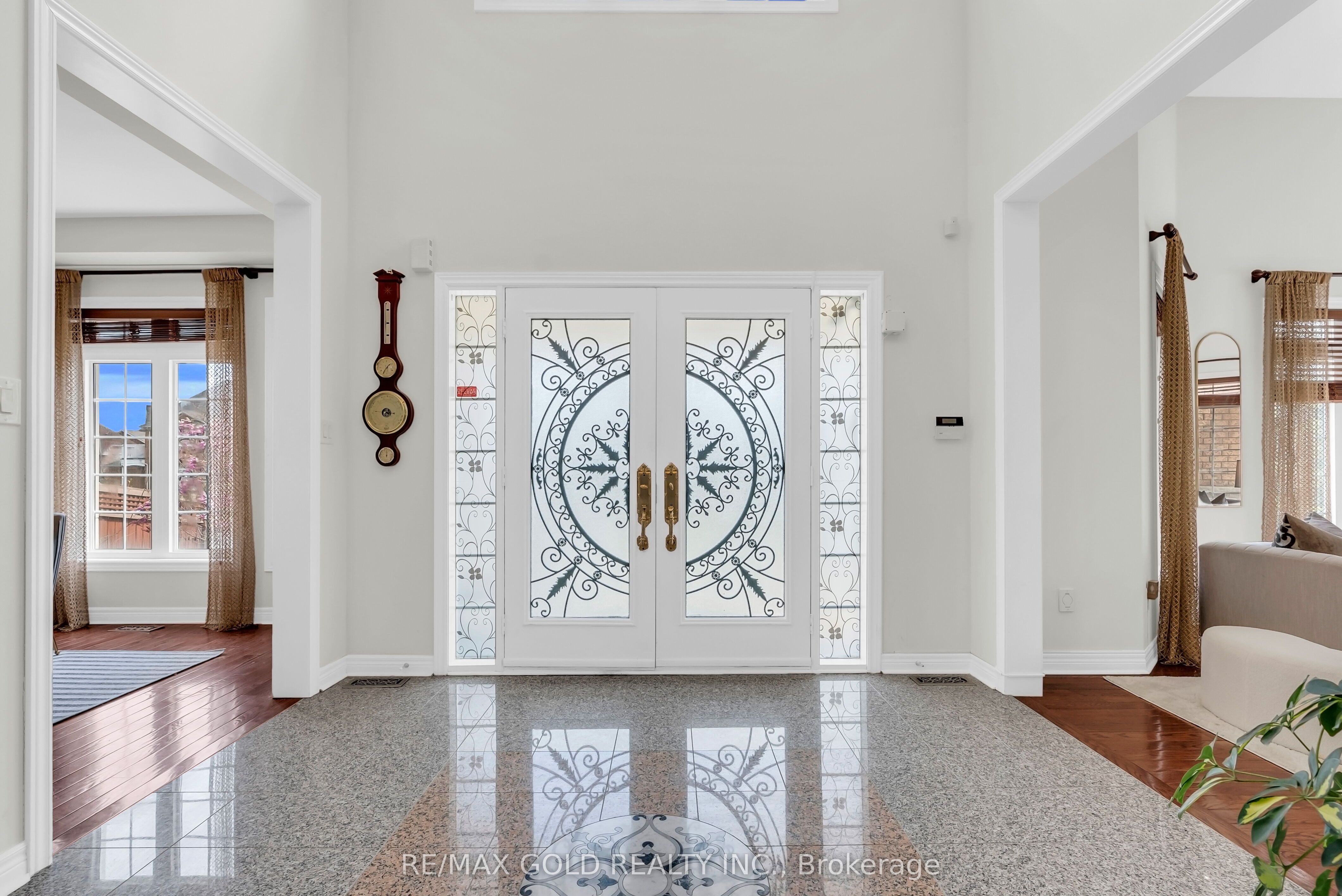 5499 Doctor Peddle Crescent
