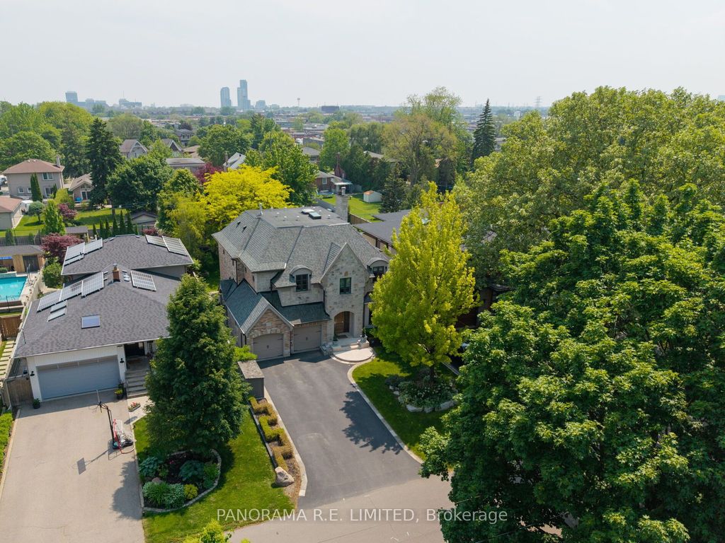 Photo of 19 Graystone Gardens, Toronto, ON M8Z 3C2 (MLS # W12408881)