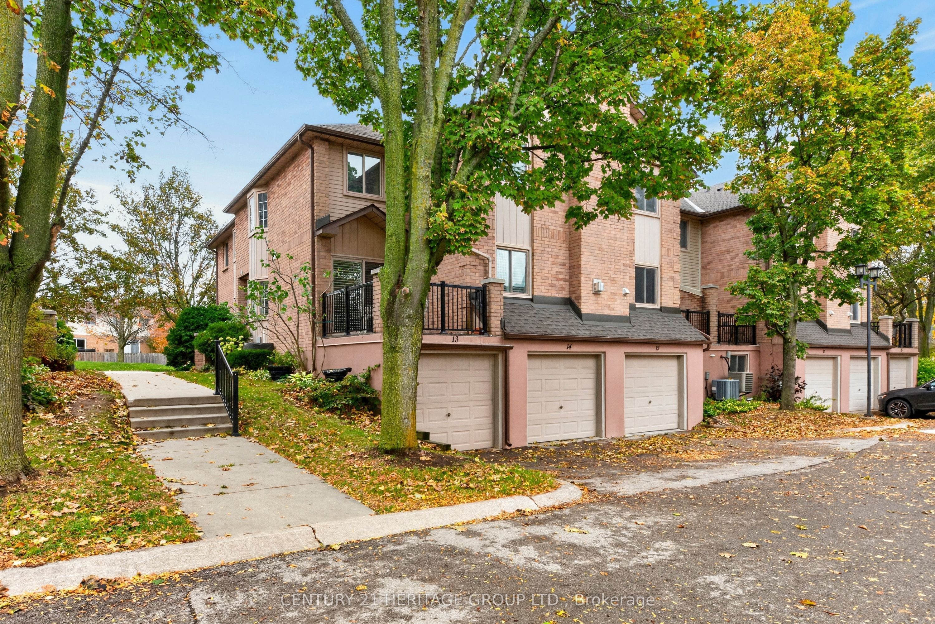 38 Elora Drive 15