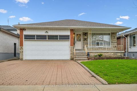 67 Manorhampton Drive Toronto ON M9P 1E1