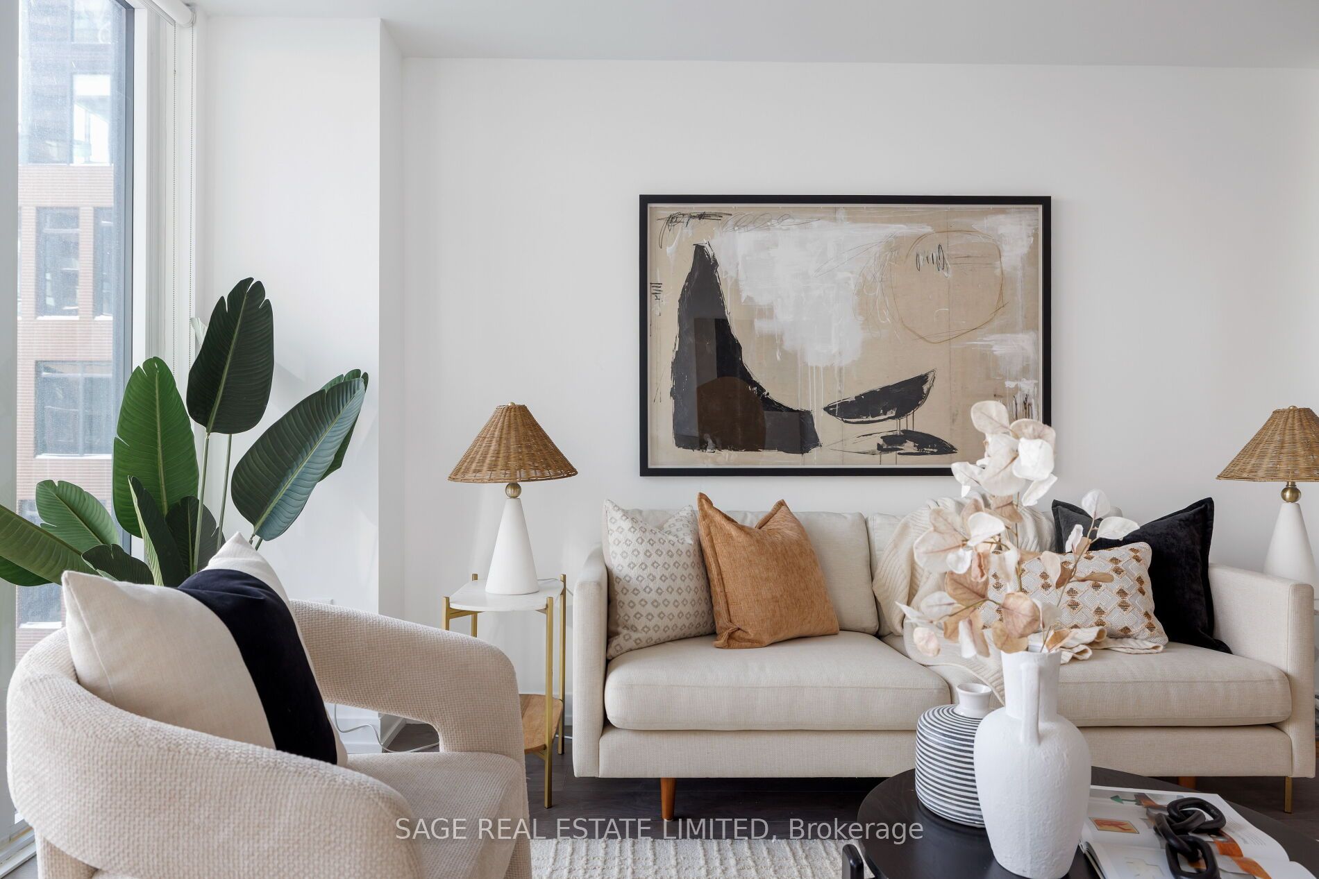 270 Dufferin Street 327