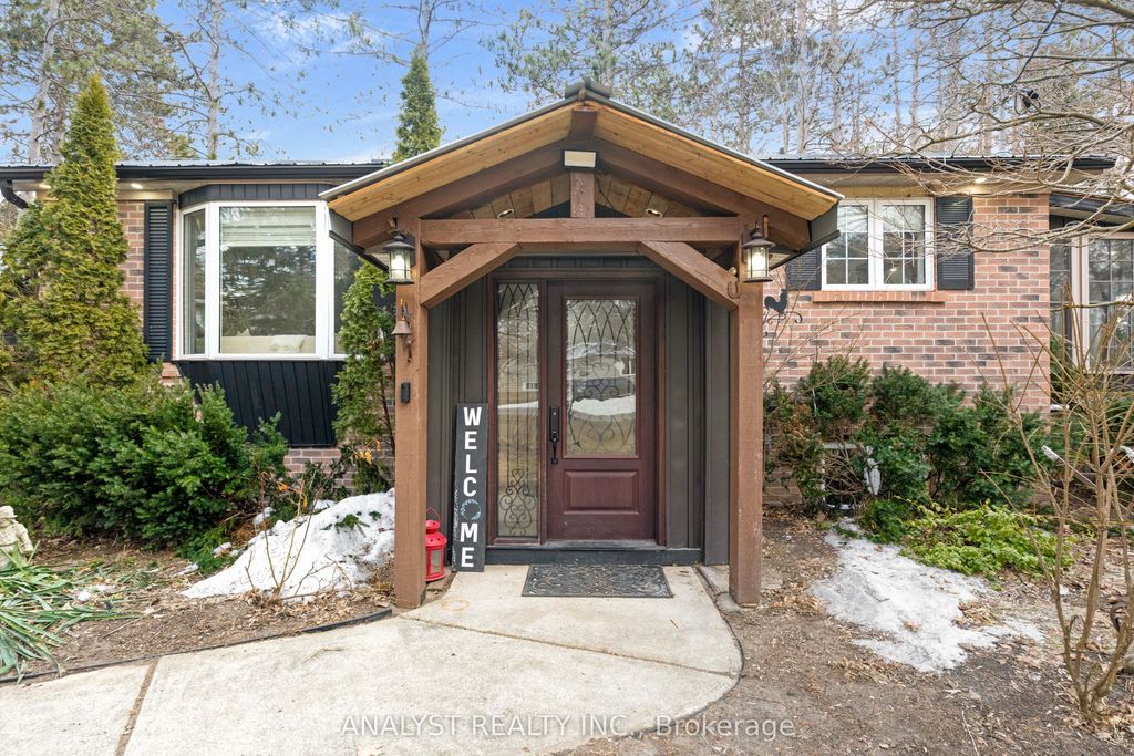 Photo of 19 Pine Park Boulevard, Adjala-Tosorontio, ON L0M 1J0 (MLS # N12933238)