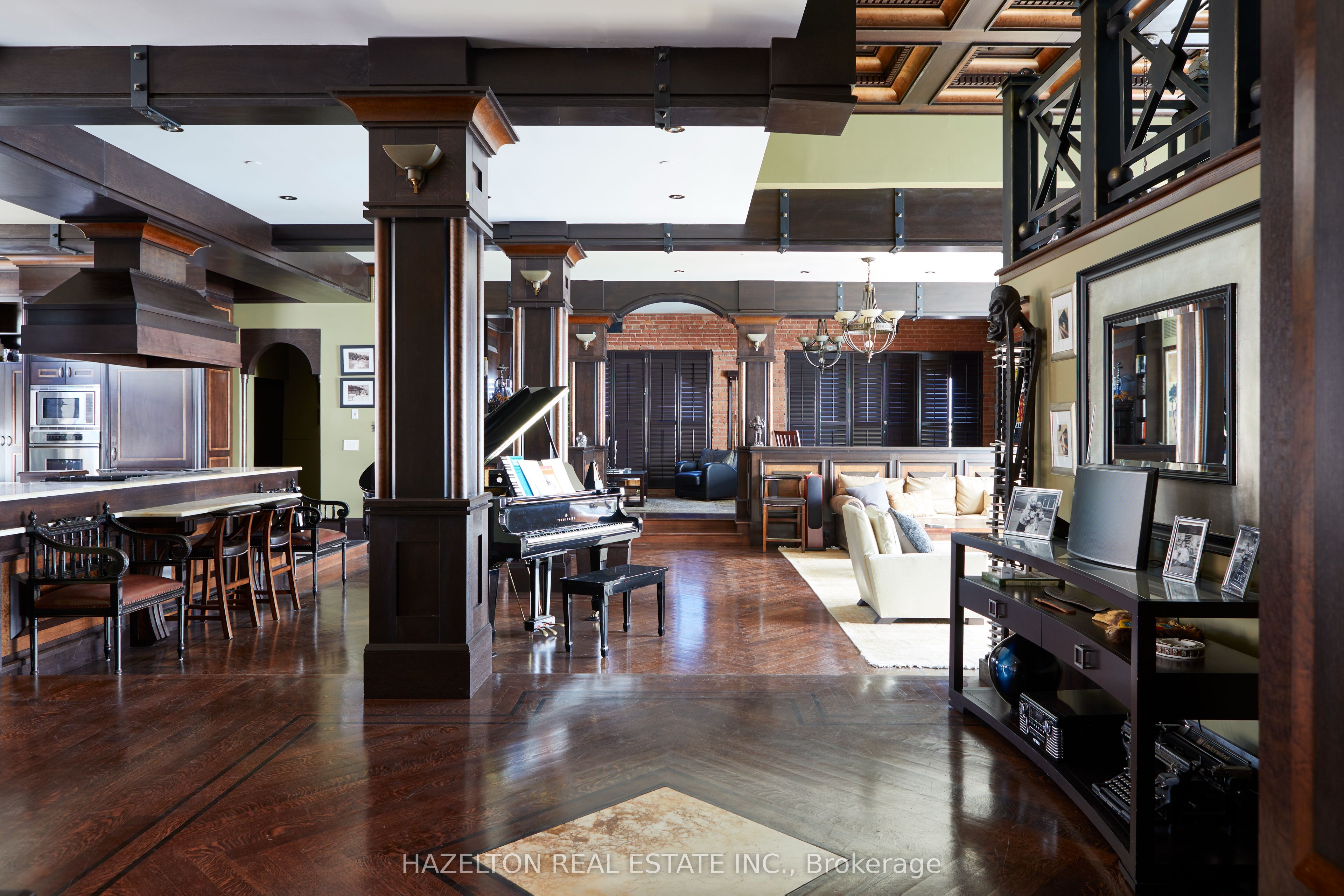 468 Wellington Street 501