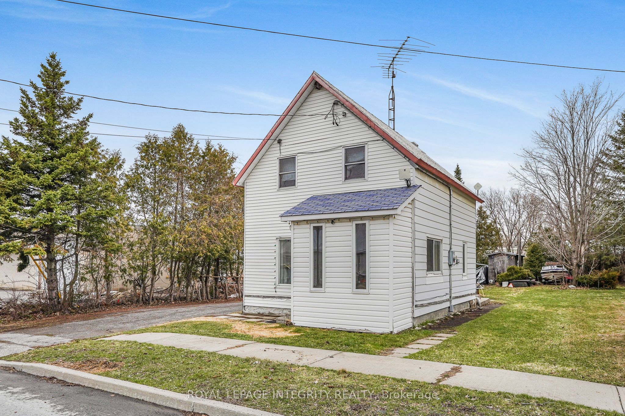 Photo 1 of 6 — 259 Bishop Street N, North Glengarry, ON K0C 1A0