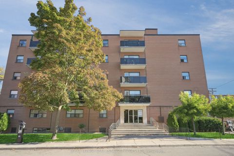 7 Helene Street N 107 Mississauga ON L5G 3B3