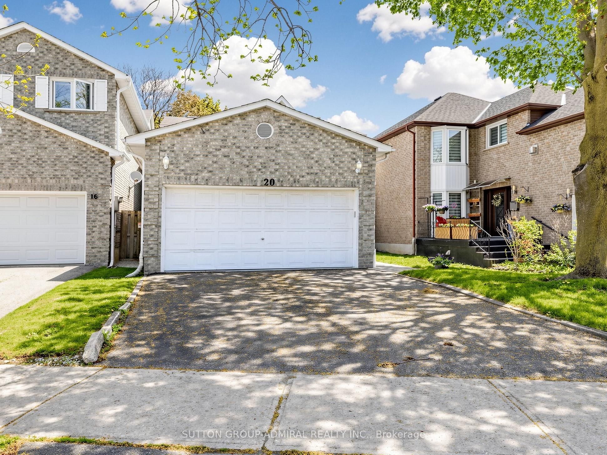 Photo 1 of 35 — 20 Esther Crescent, Vaughan, ON L4J 3L4