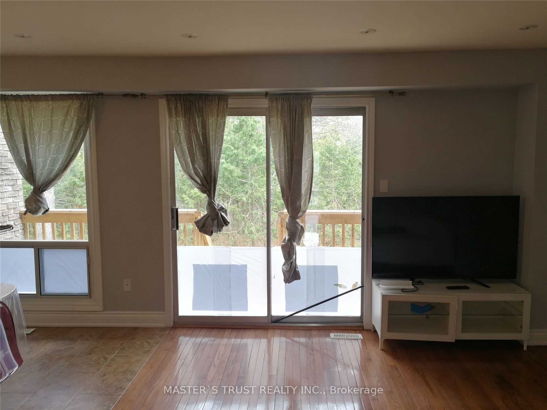 653 Village Parkway 15